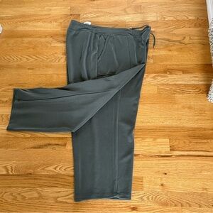 NWT Chico's Sandwash Collection Olive Green Capris size 18/20 (Chico’s size 4R)